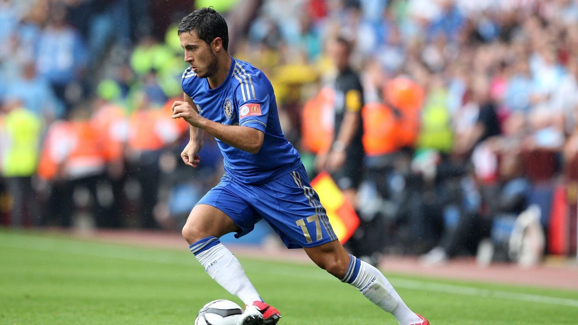 体育品牌加大投入布局高校市场,学校体育品牌