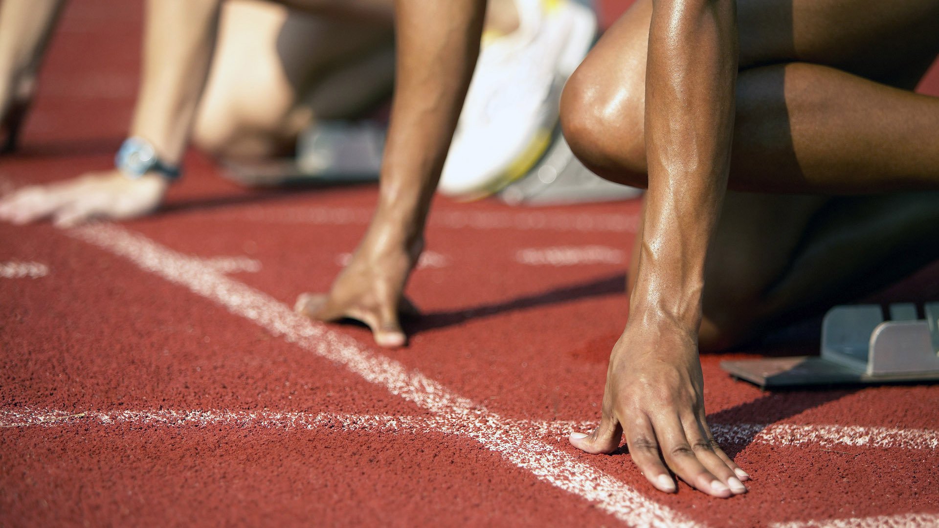 体育品牌加大投入布局高校市场,学校体育品牌