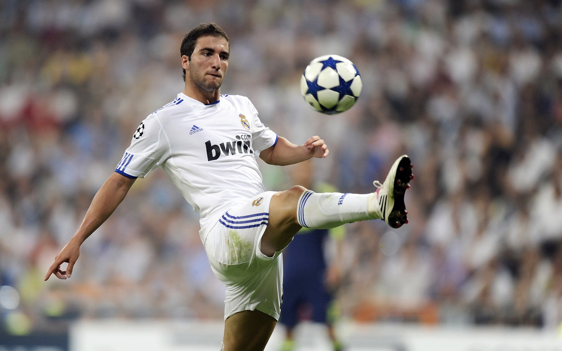 德甲劲爆瞬间：节奏紧凑，精彩不断！，德甲经典比赛