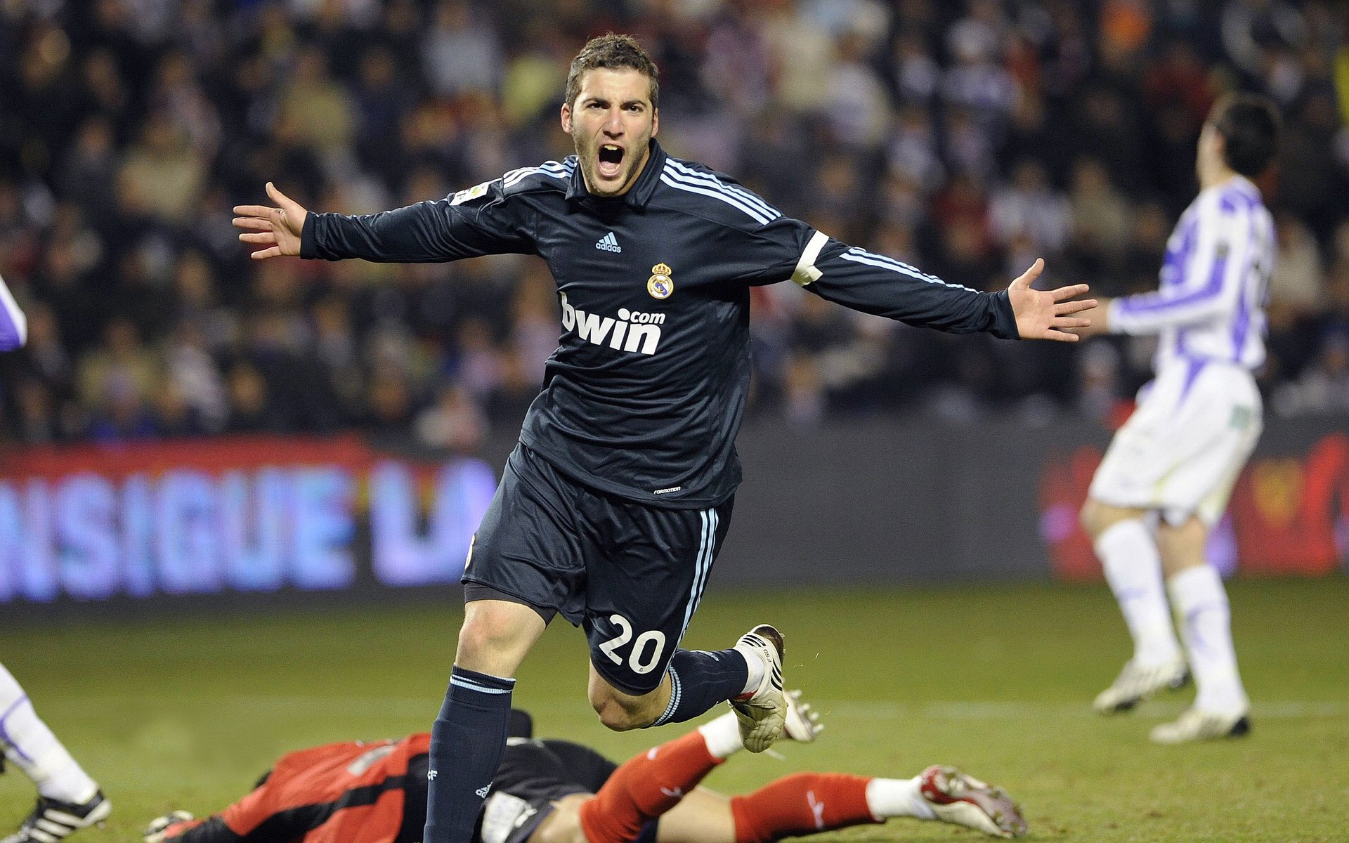 意甲最激烈对抗：攻防大战缠斗不休，意甲战术强在哪里