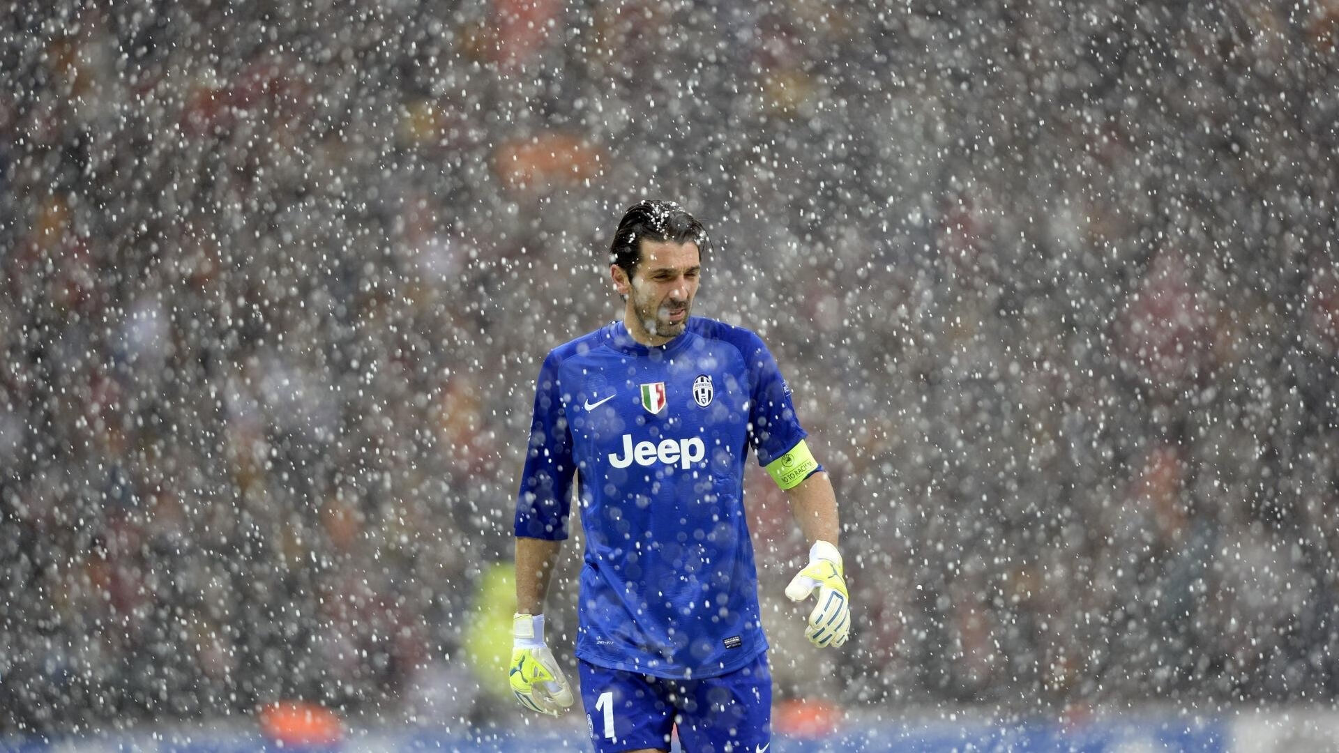 欧洲杯劲爆瞬间：开启心跳的瞬间纪实，播放一下欧洲杯的